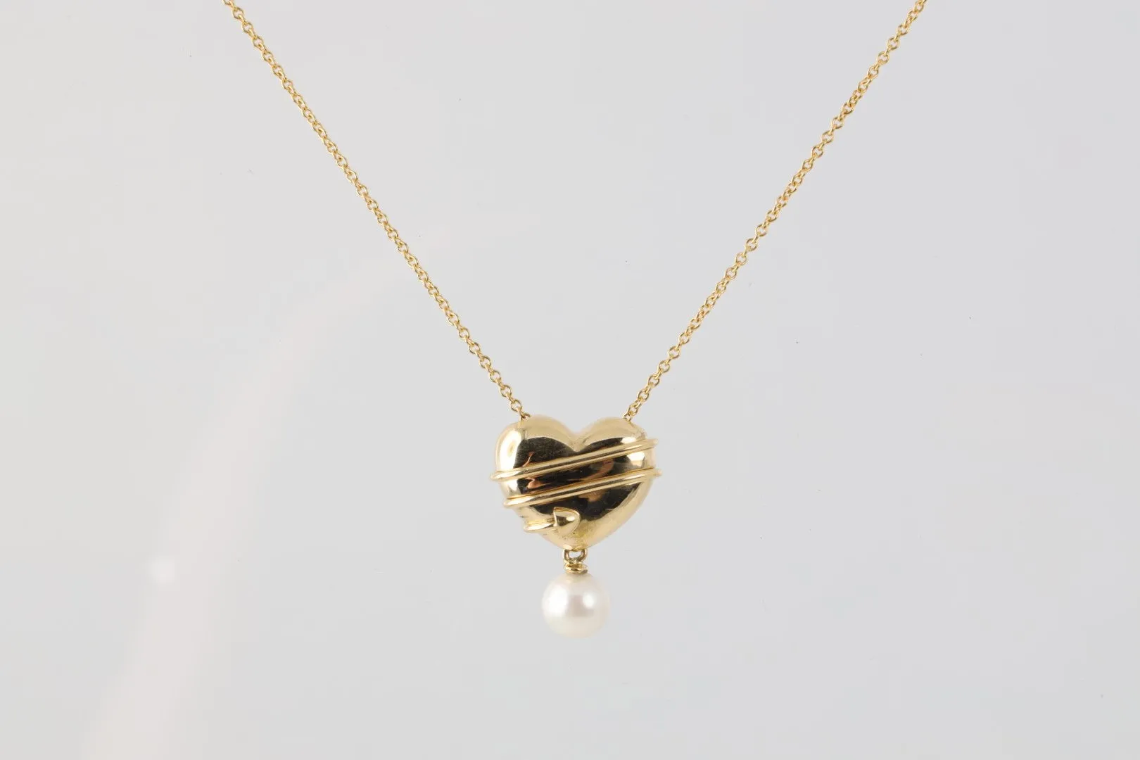 16" Tiffany & Co. 18k Yellow Gold Heart & Pearl Arrow Necklace (7.84g.)