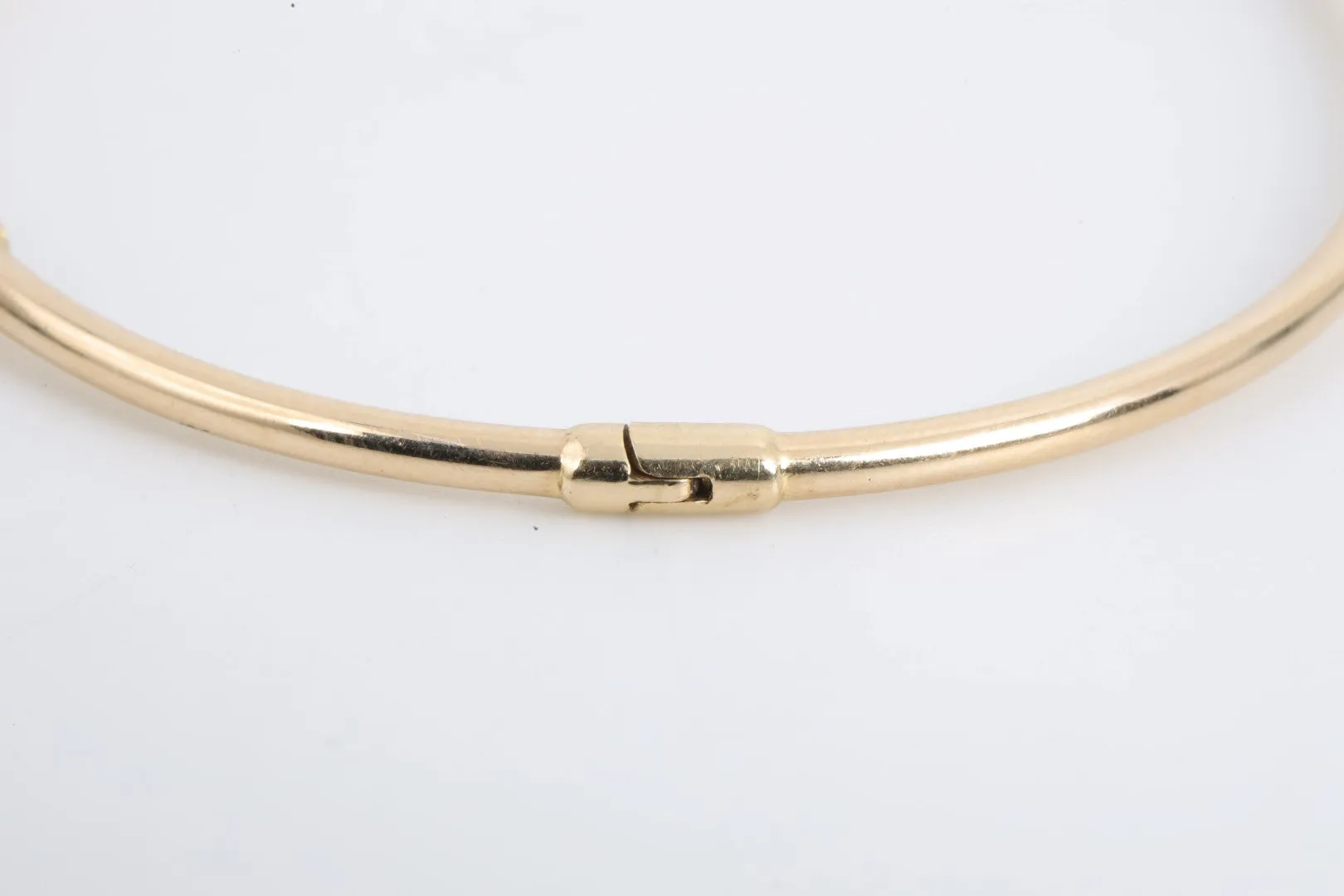 6.5" 14k Yellow Gold 0.52tcw Diamond Bangle Bracelet (6.79g.)