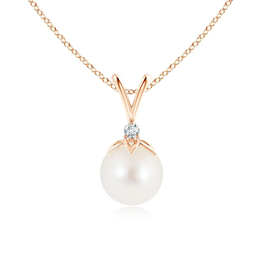 8mm Freshwater Cultured Pearl V-Bale Pendant with Moissanite