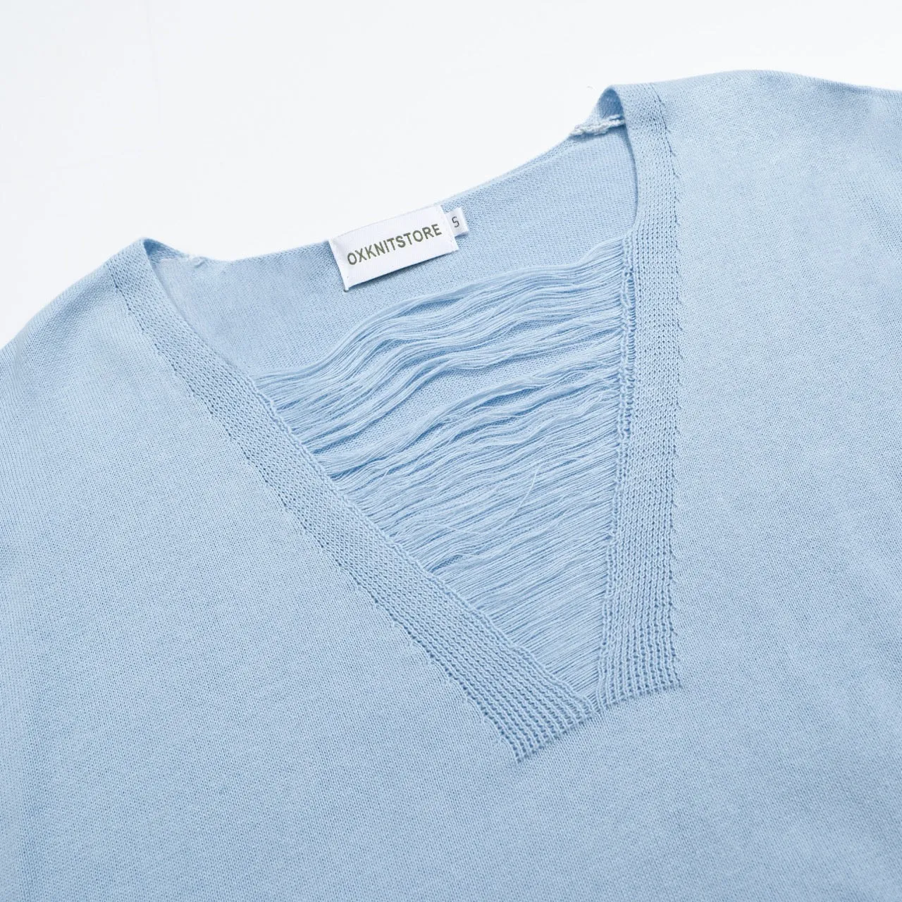 Men's blue knitted fringe washed torn T-shirt